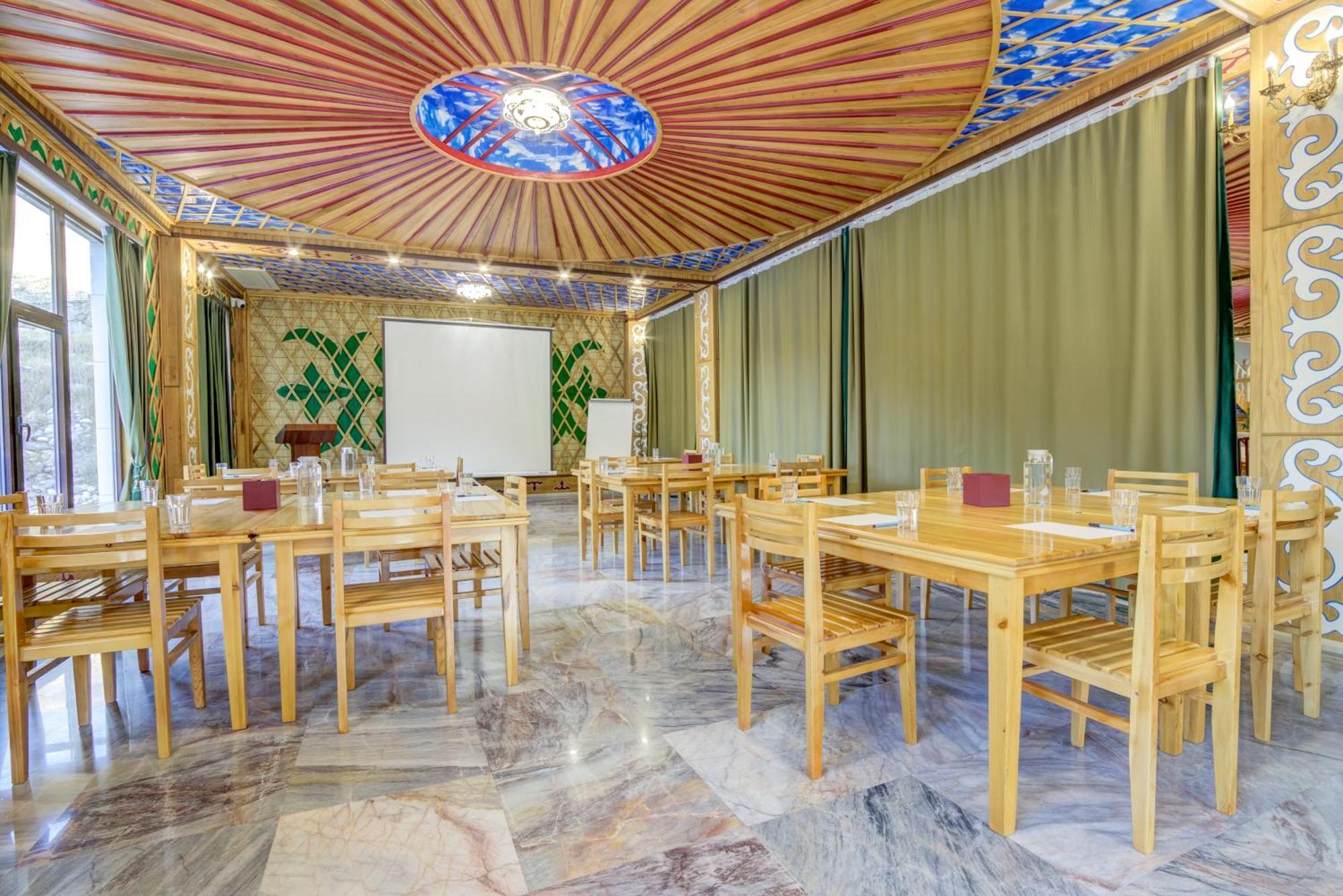 Mountain View Hot Spring Resort Kara-Bulak Екстериор снимка