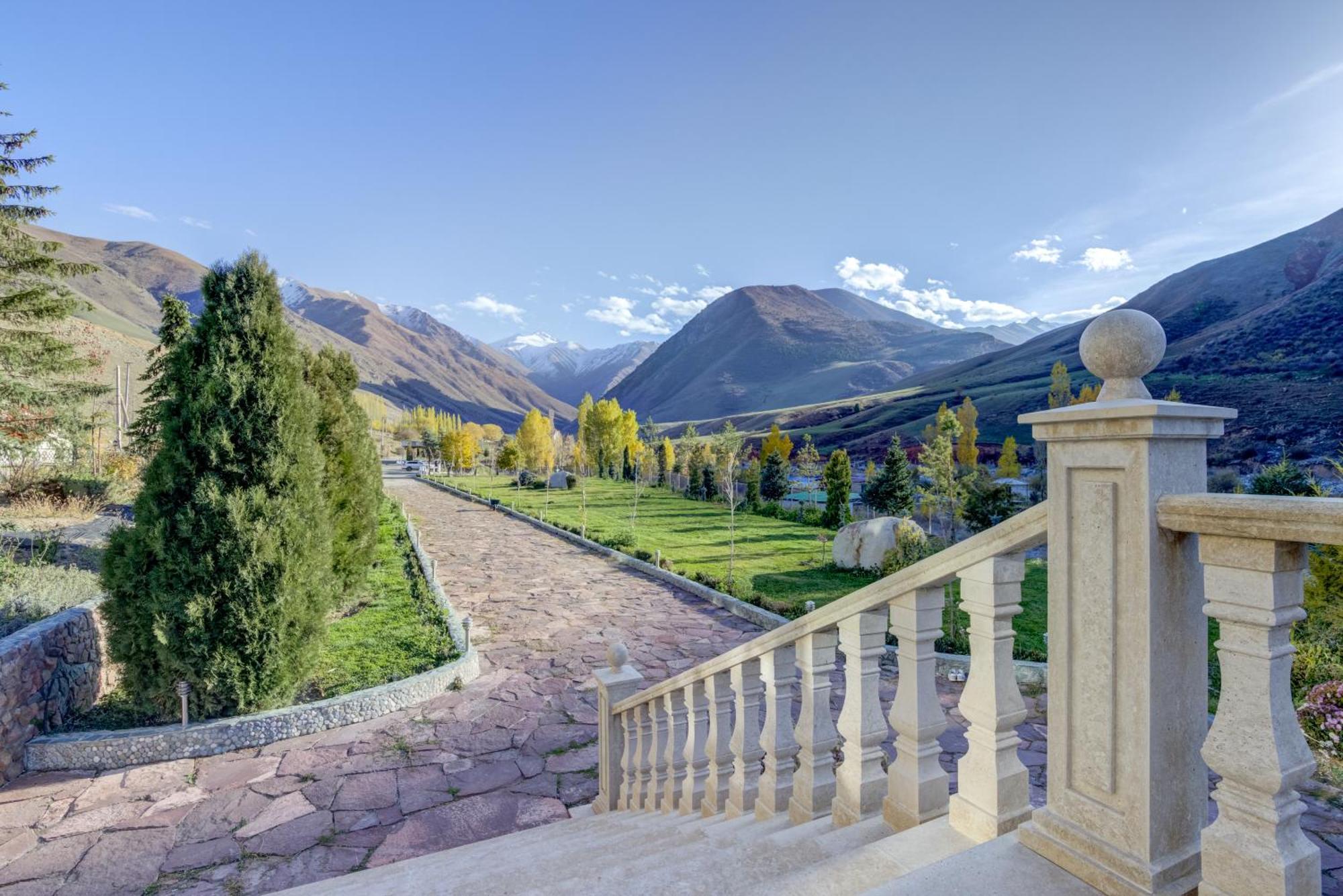 Mountain View Hot Spring Resort Kara-Bulak Екстериор снимка