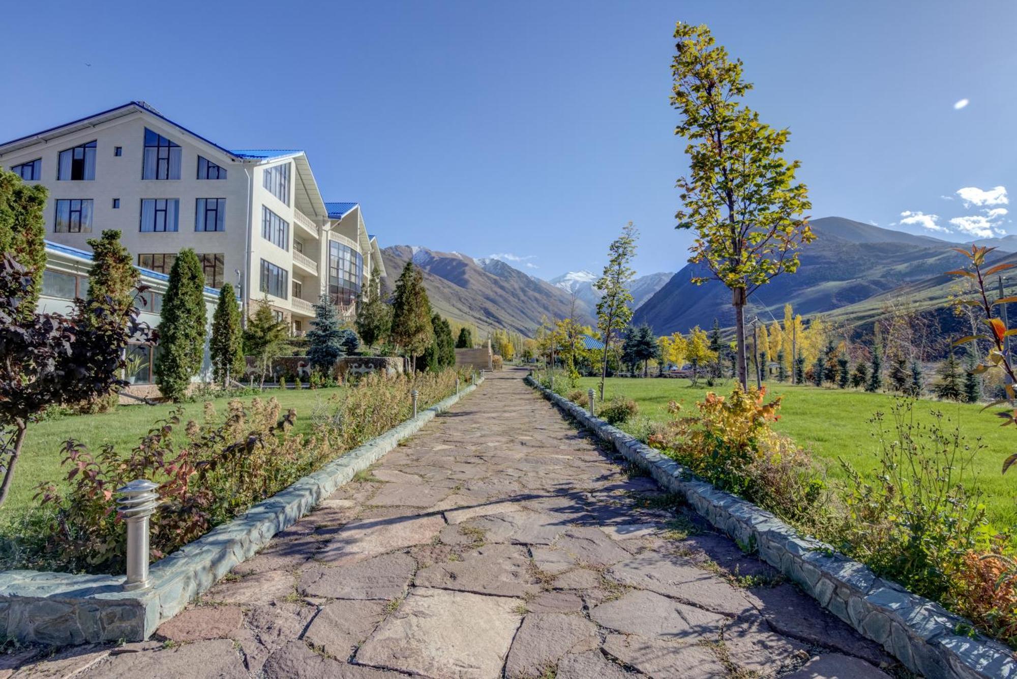 Mountain View Hot Spring Resort Kara-Bulak Екстериор снимка