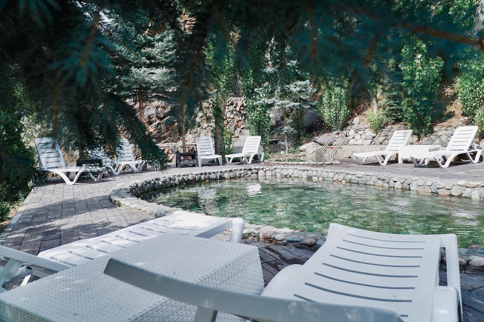 Mountain View Hot Spring Resort Kara-Bulak Екстериор снимка