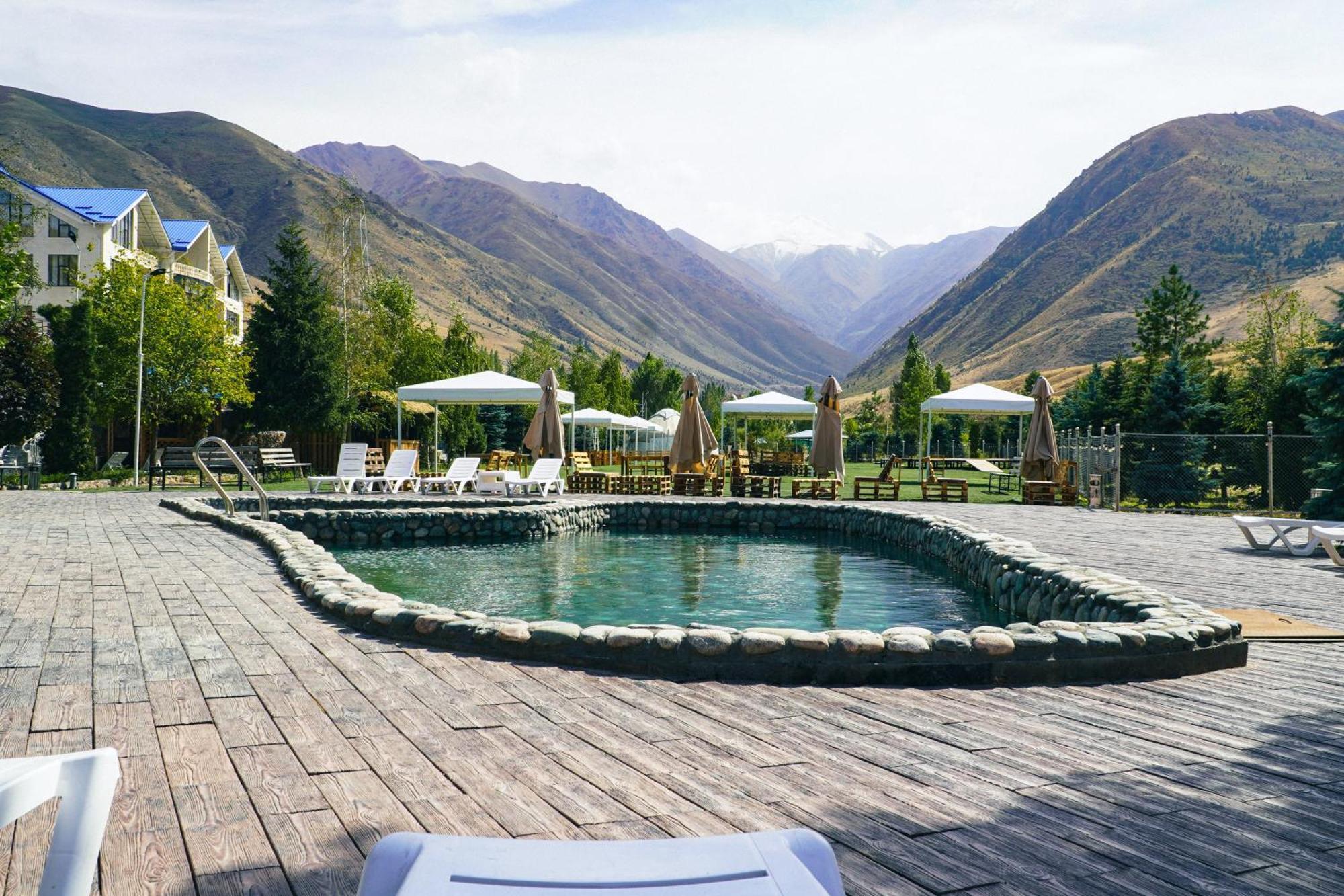 Mountain View Hot Spring Resort Kara-Bulak Екстериор снимка