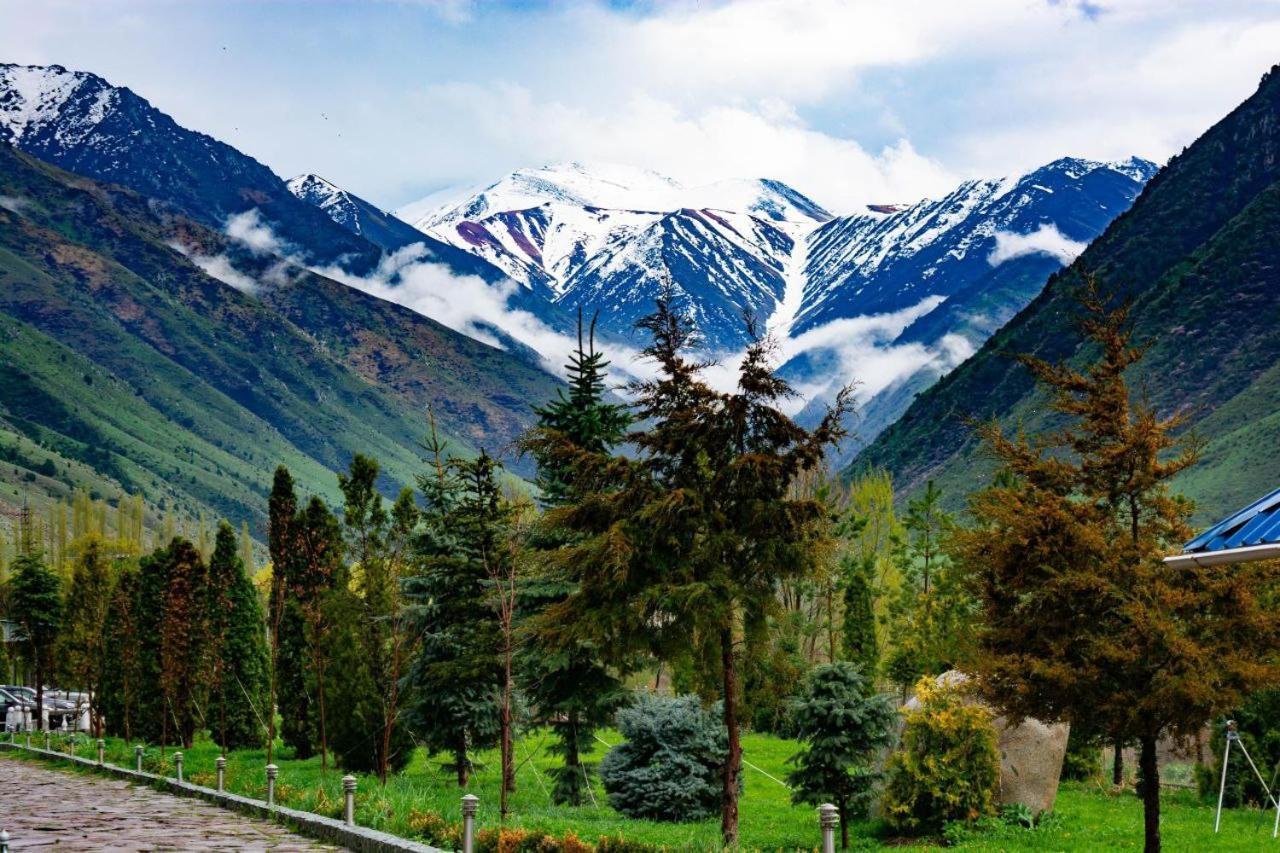 Mountain View Hot Spring Resort Kara-Bulak Екстериор снимка